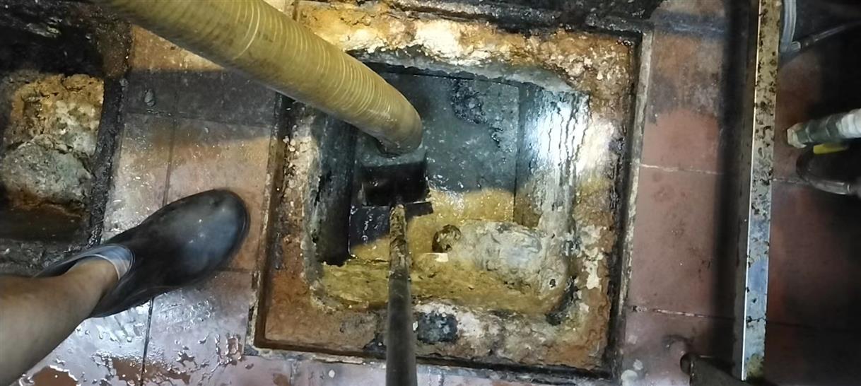 顺庆化油池清理-污水池清掏
